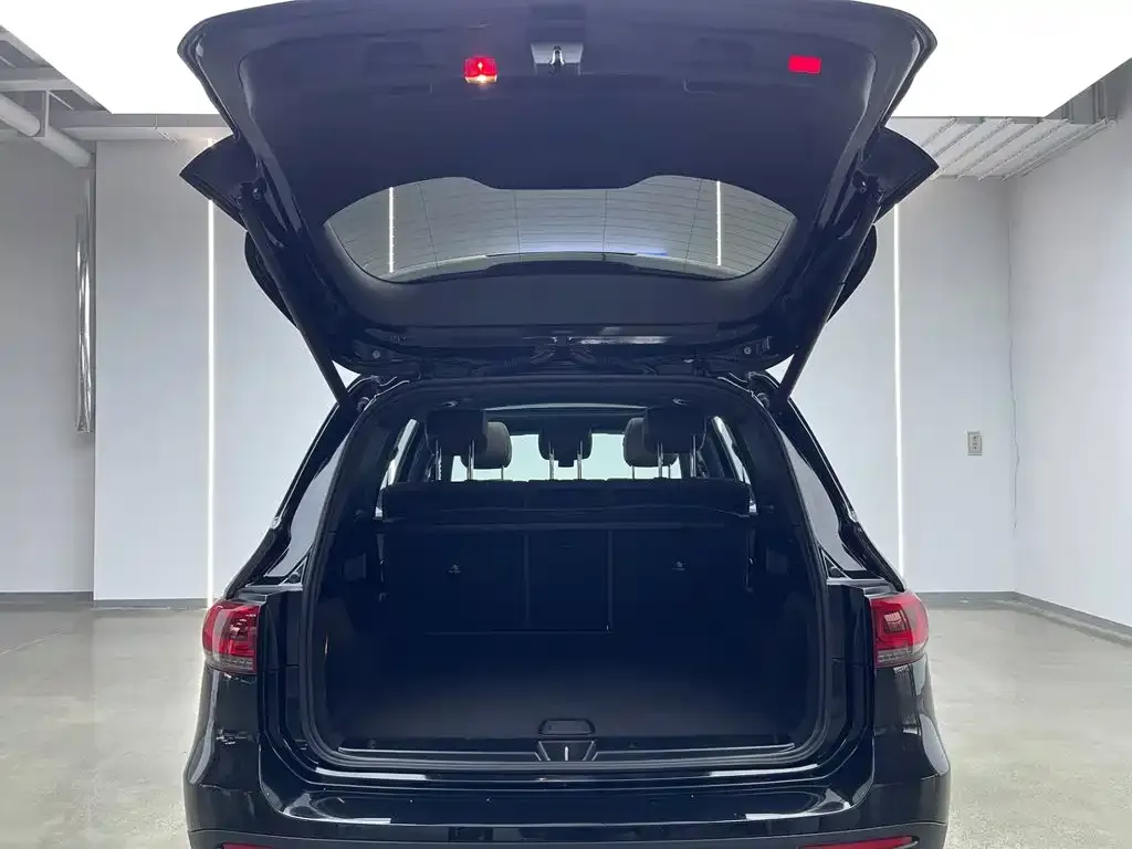 Mercedes-Benz GLB — фото 10