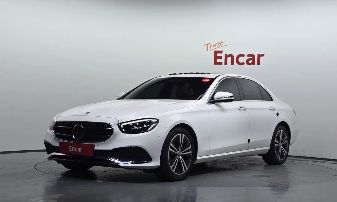 Mercedes-Benz E-Class — фото 1
