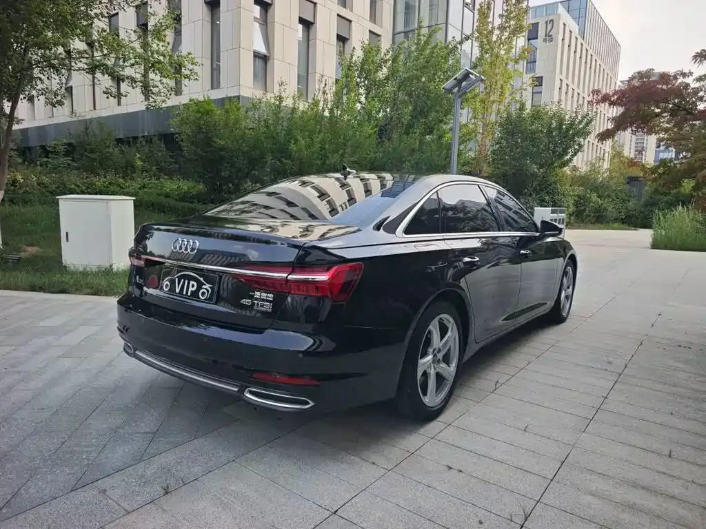 Audi A6L — фото 5