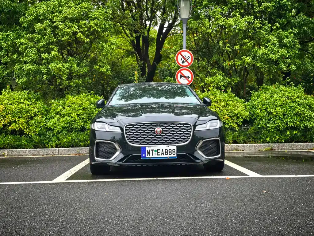 Jaguar XFL — фото 7