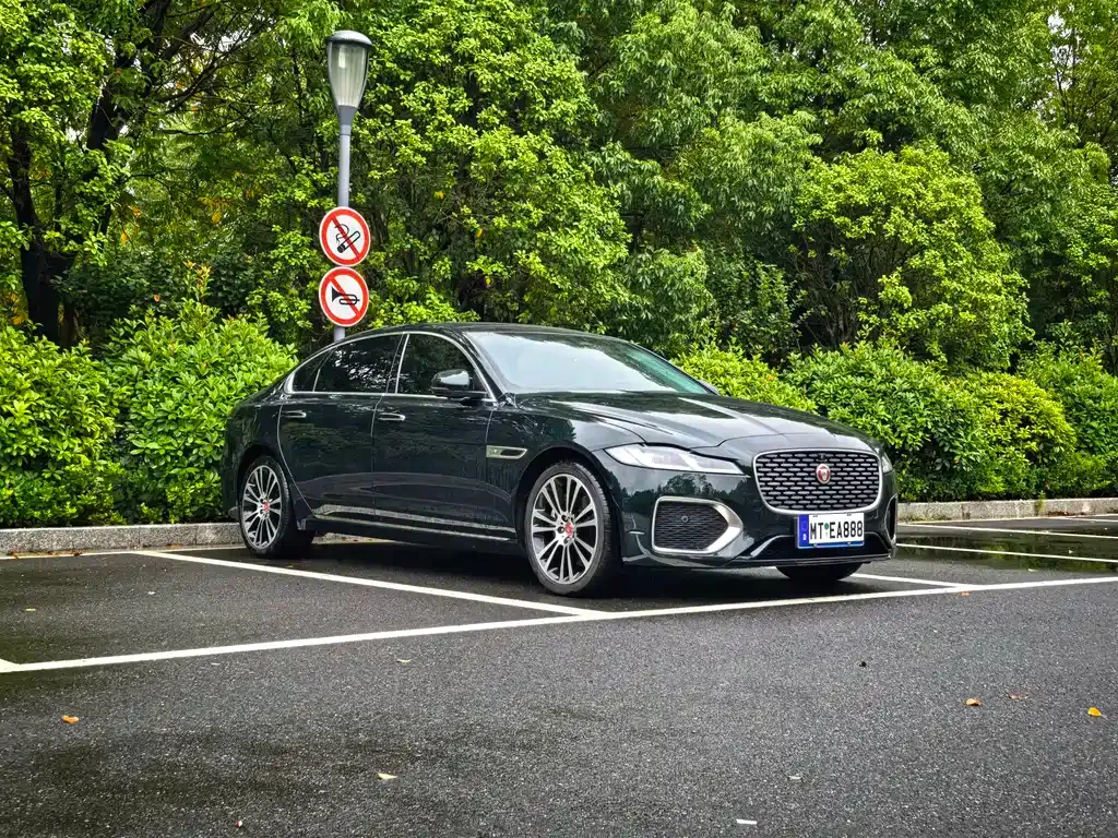 Jaguar XFL — фото 6