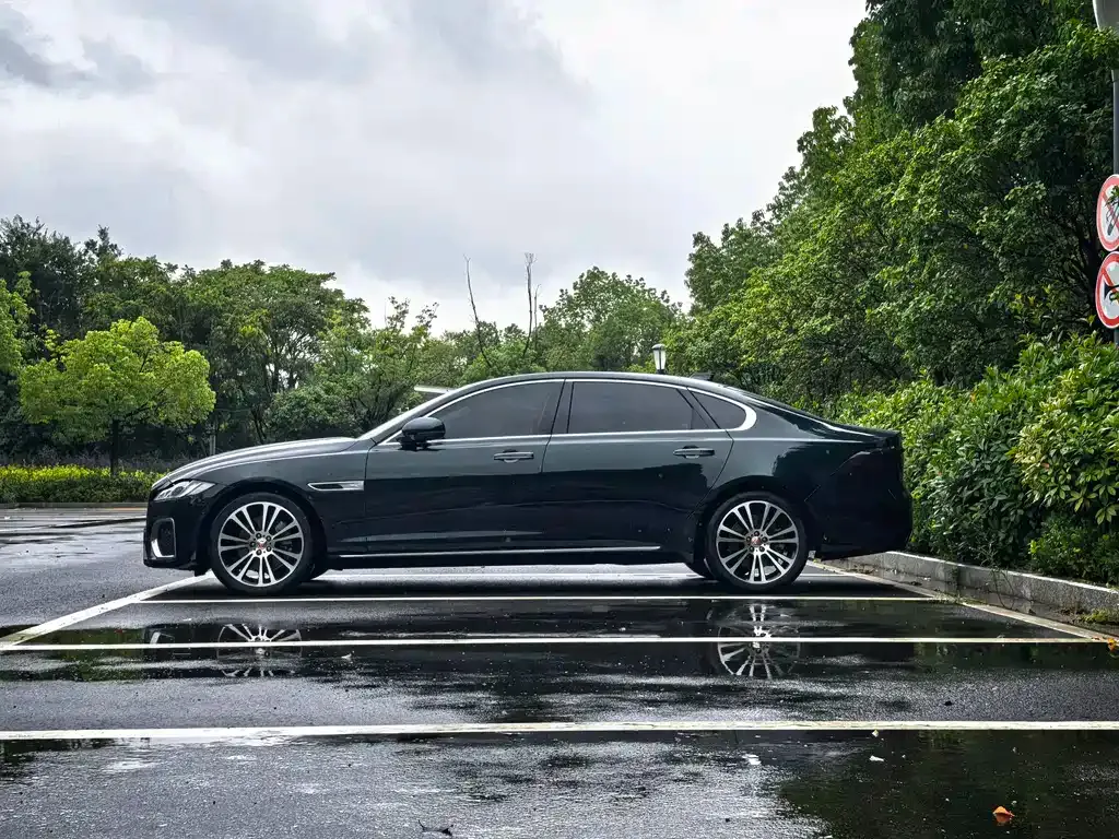 Jaguar XFL — фото 10