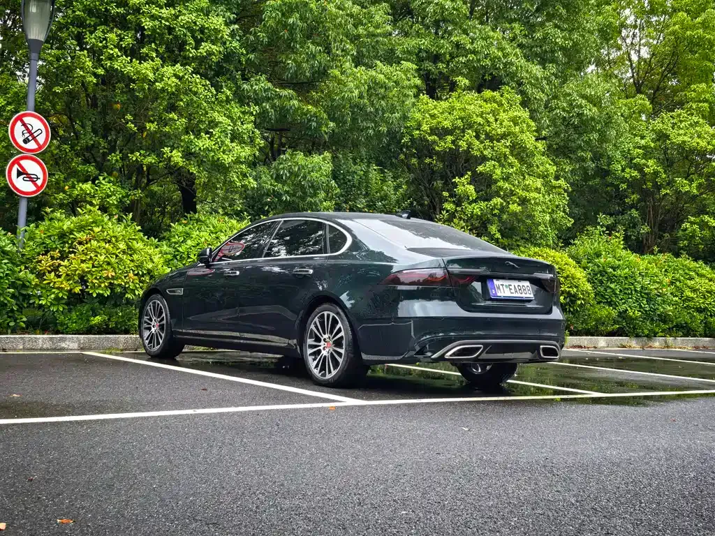 Jaguar XFL — фото 3