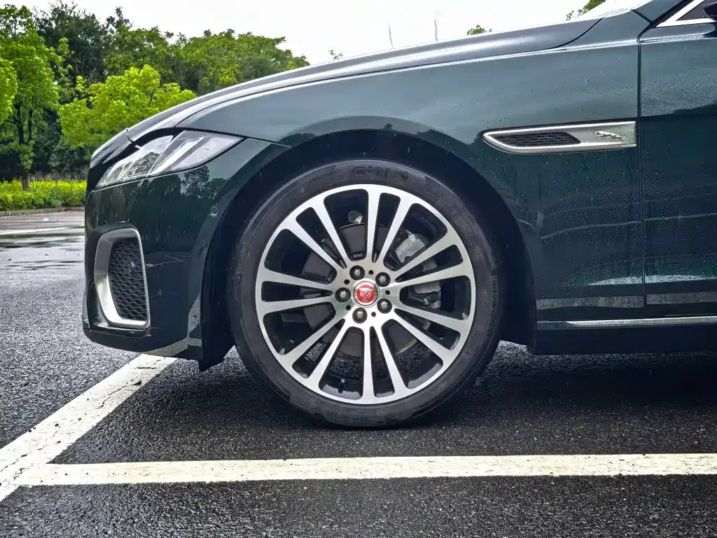 Jaguar XFL — фото 2