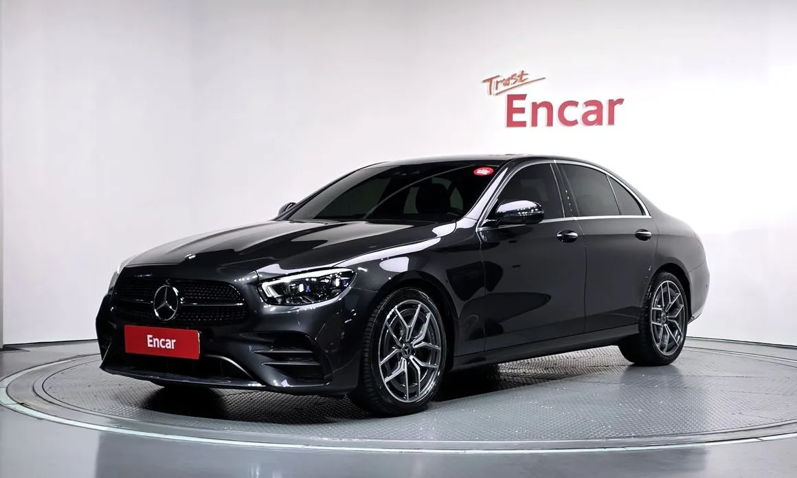 Mercedes-Benz E-Class — фото 1