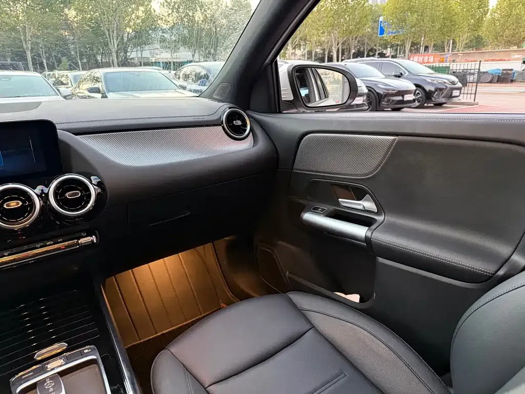 Mercedes-Benz GLA — фото 8