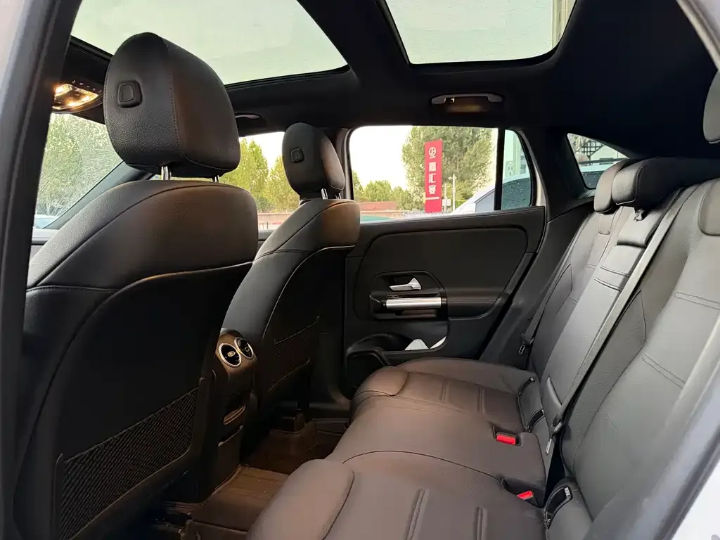 Mercedes-Benz GLA — фото 6