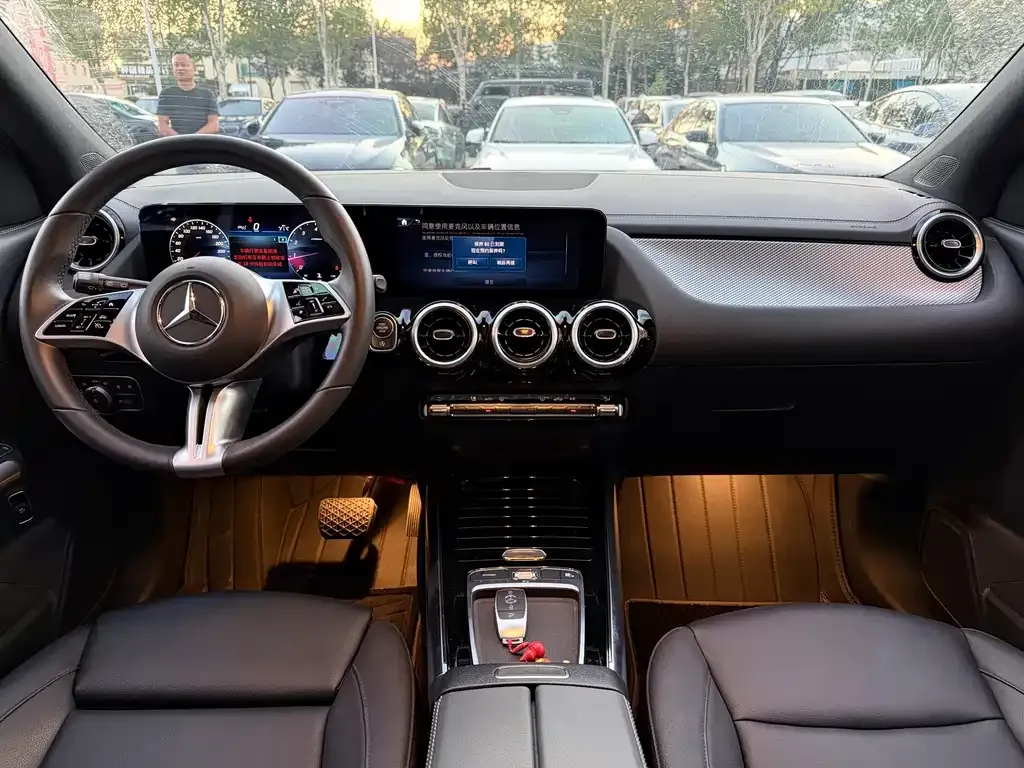 Mercedes-Benz GLA — фото 10