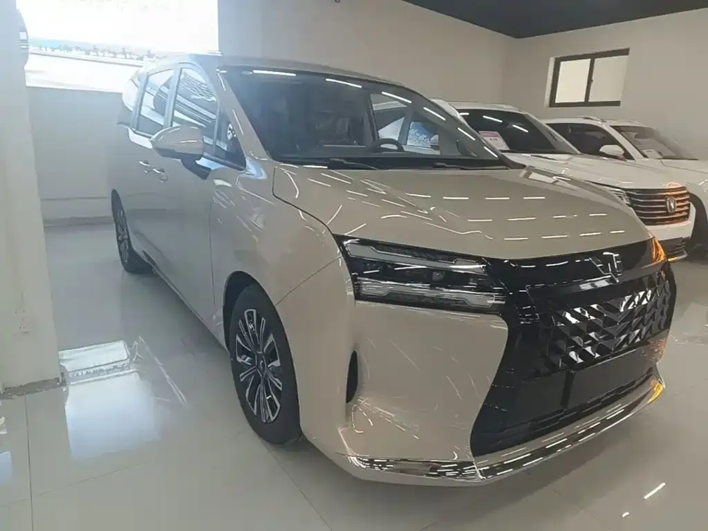 Wuling Xingguang 730 New Energy — фото 10