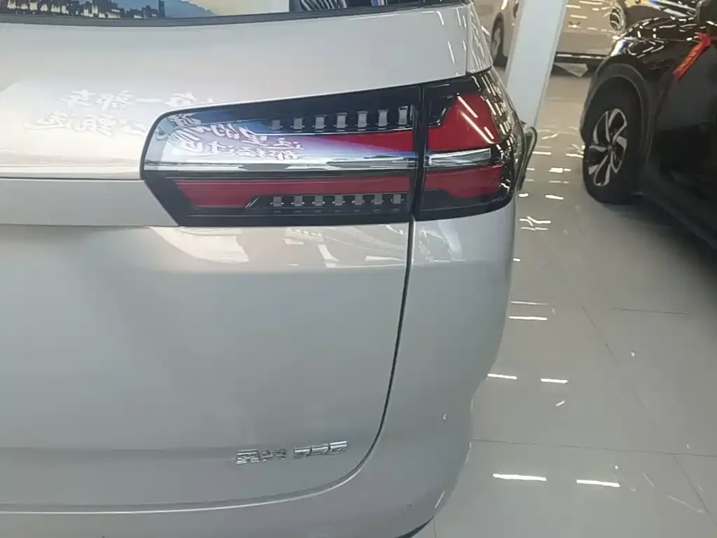 Wuling Xingguang 730 New Energy — фото 7