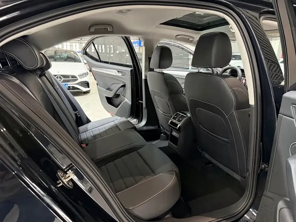 Skoda Superb — фото 3