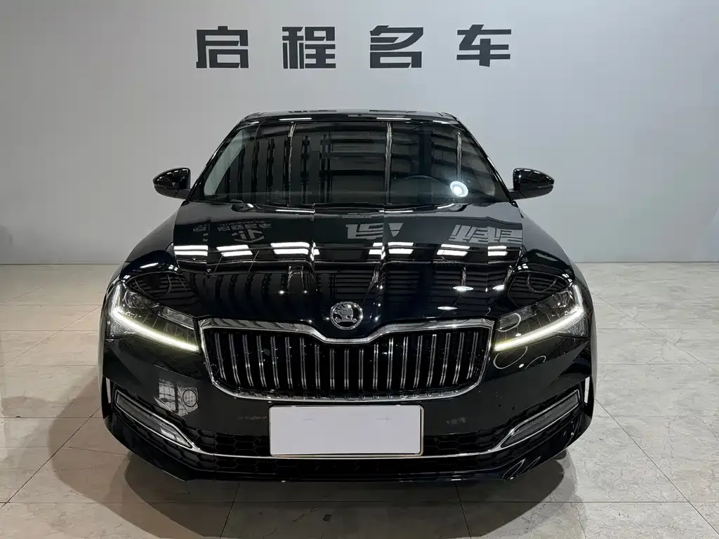 Skoda Superb — фото 5