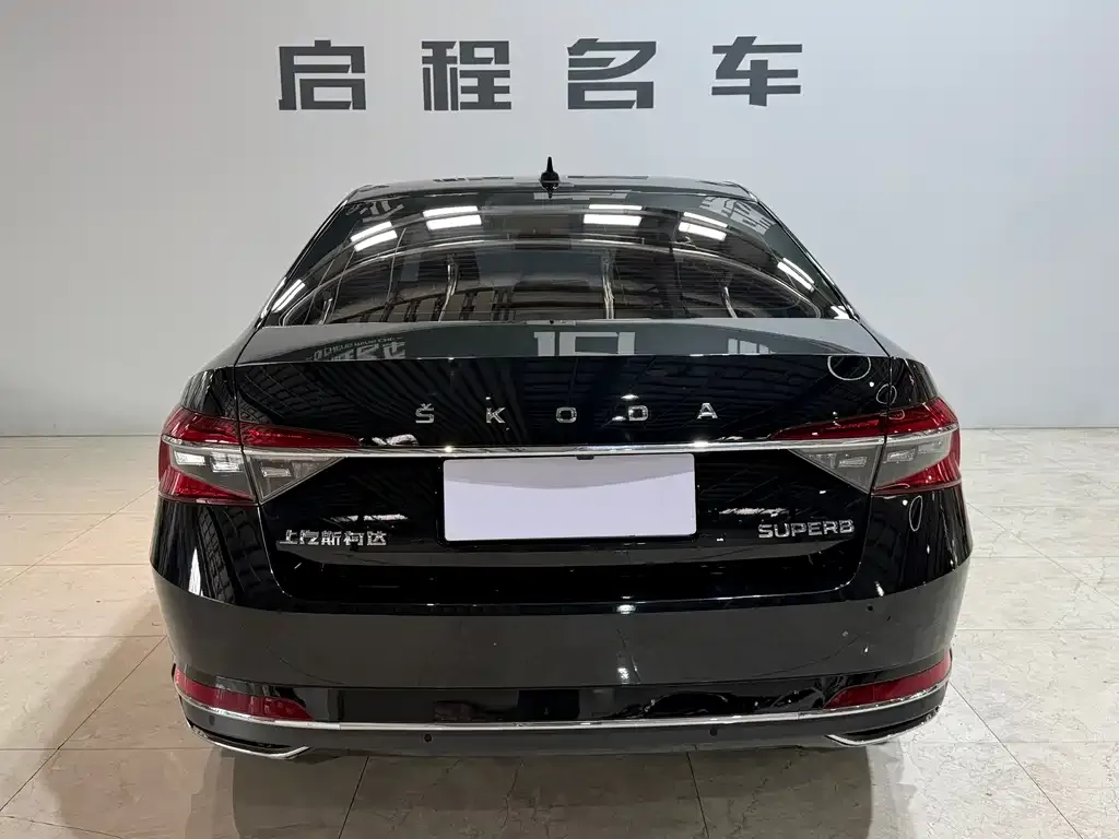 Skoda Superb — фото 7