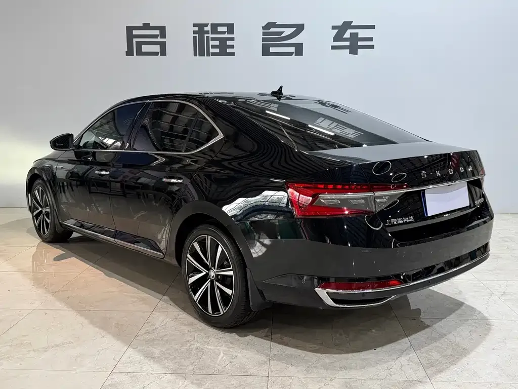 Skoda Superb — фото 4