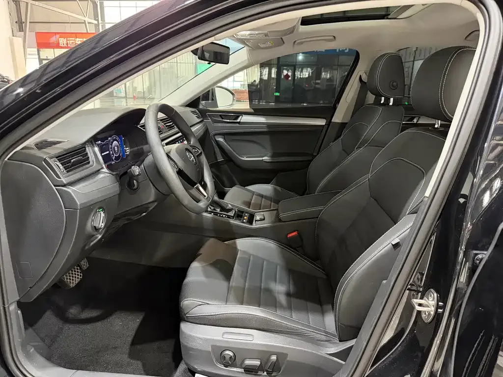 Skoda Superb — фото 10