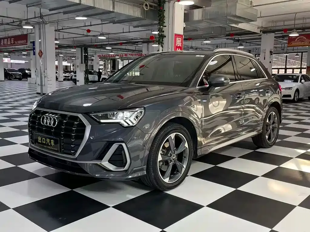 Audi Q3 — фото 1