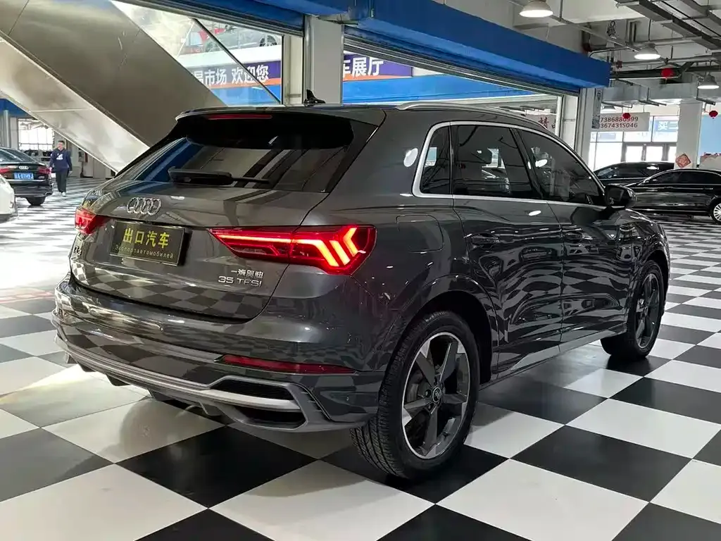 Audi Q3 — фото 10