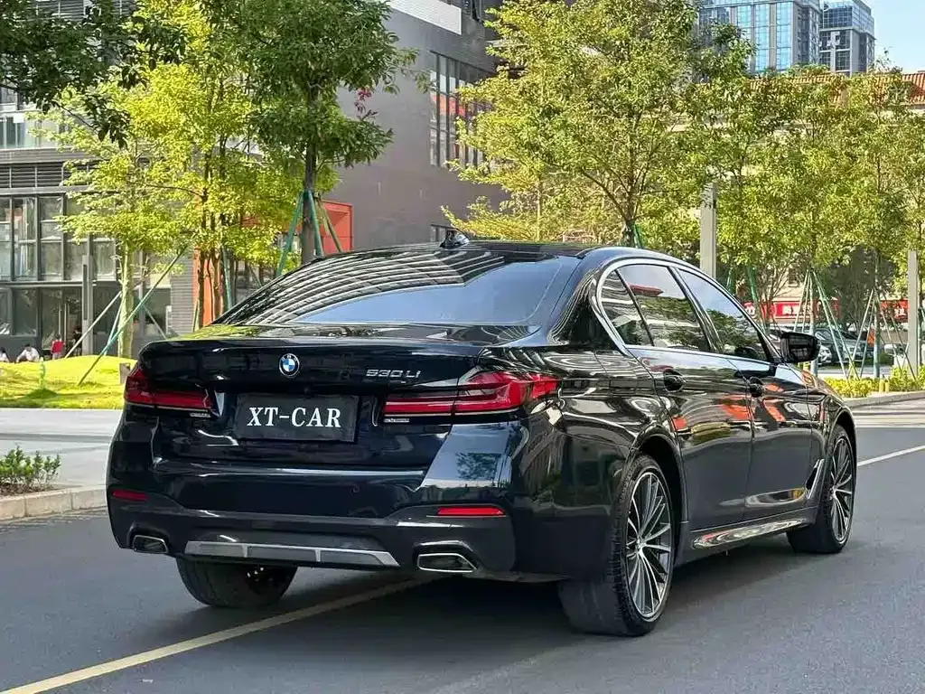 BMW 5 Series — фото 4