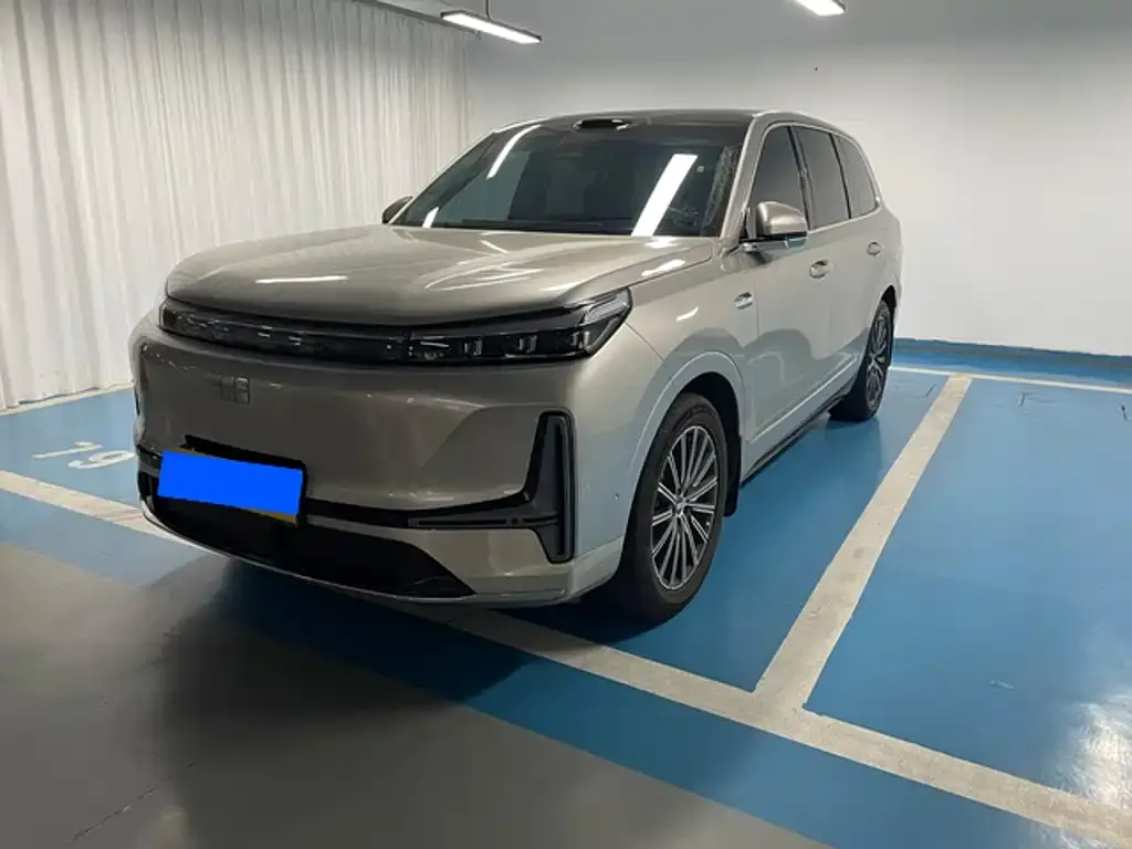 Geely Galaxy M9 — фото 1