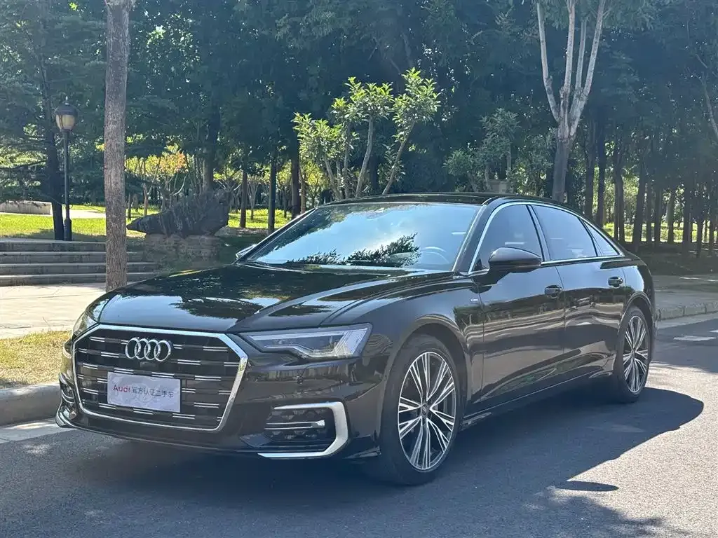 Audi A6L — фото 1