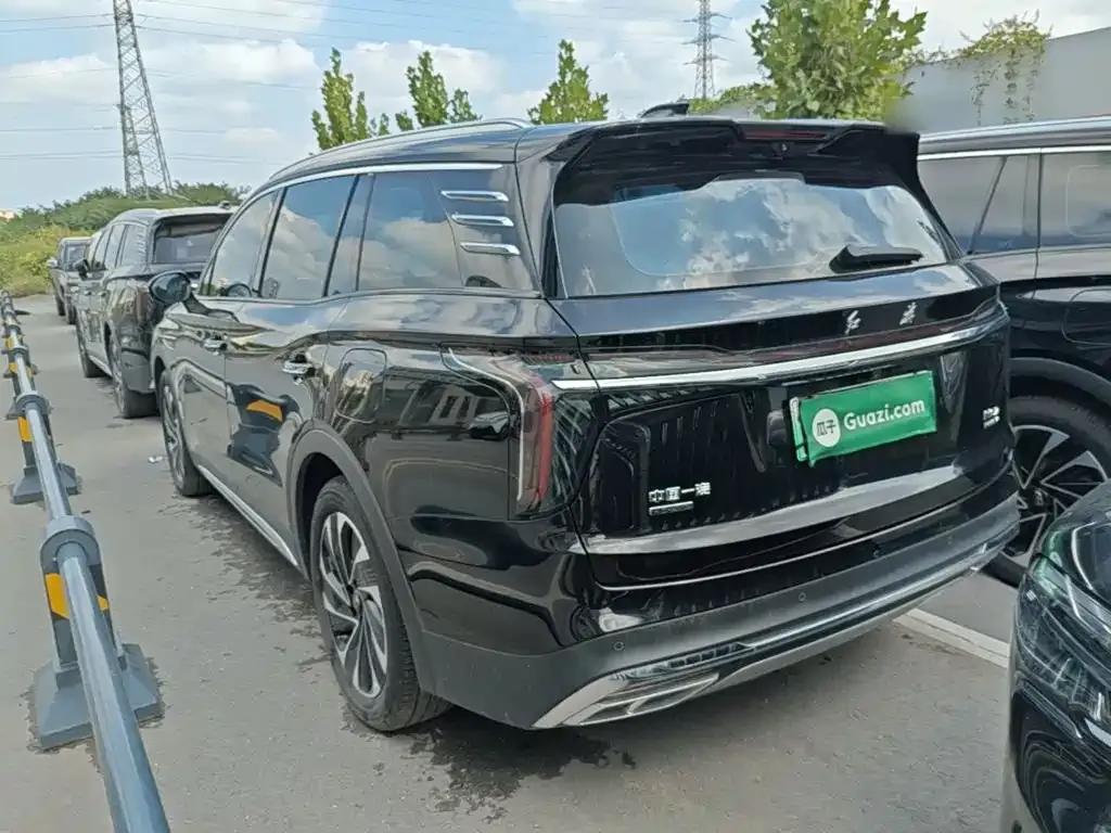 Hongqi HS7 PHEV — фото 9