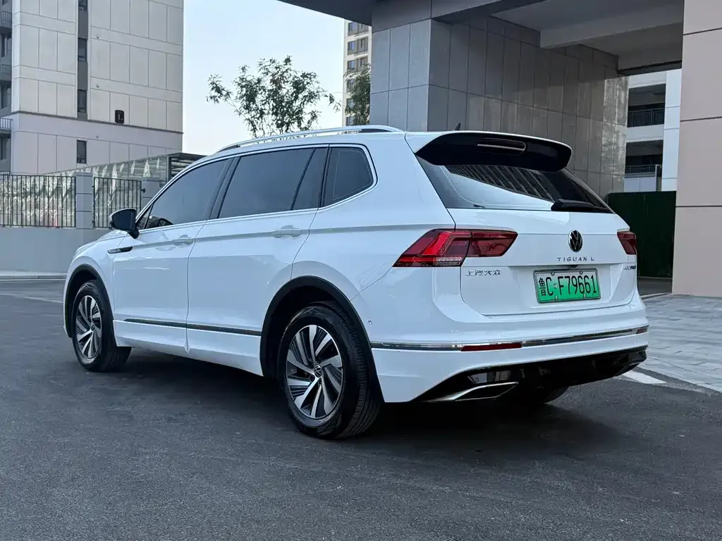 Volkswagen Tiguan L PHEV — фото 4