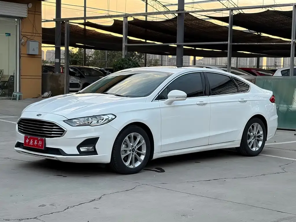 Ford Mondeo — фото 1