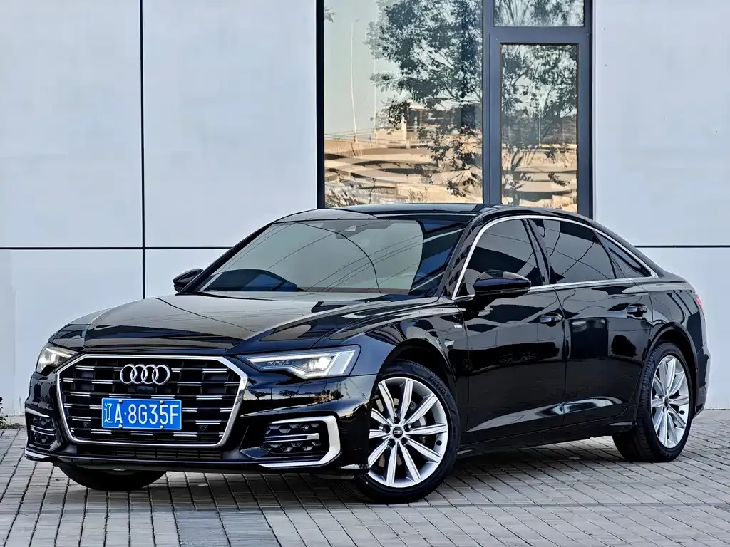 Audi A6L — фото 1