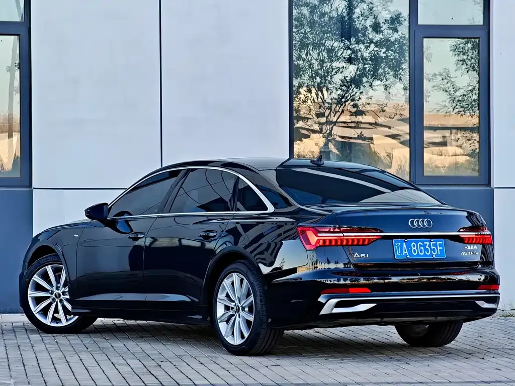 Audi A6L — фото 2
