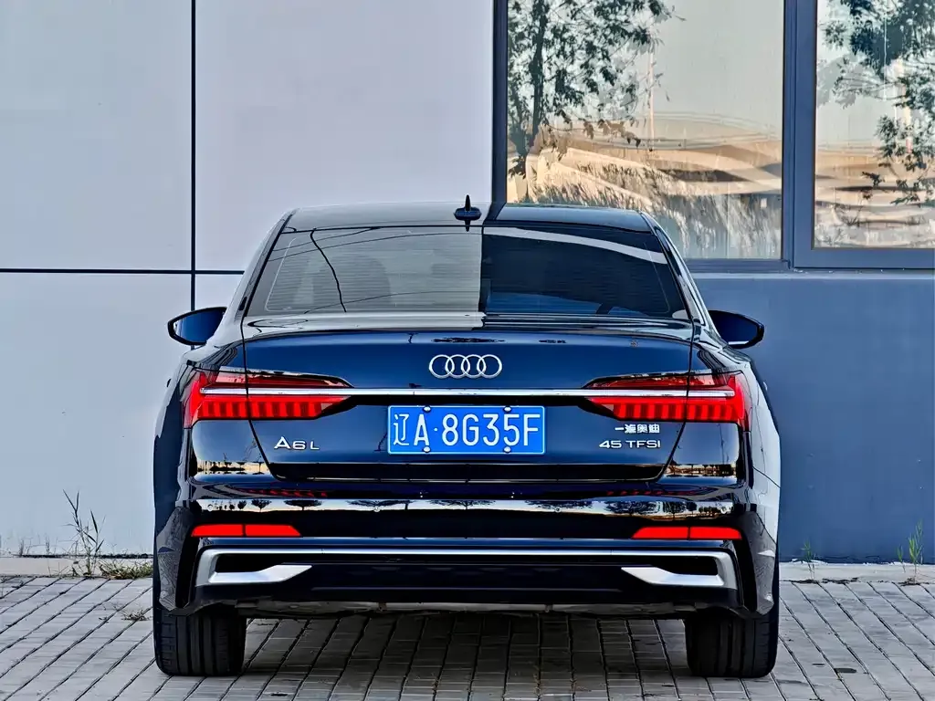 Audi A6L — фото 9