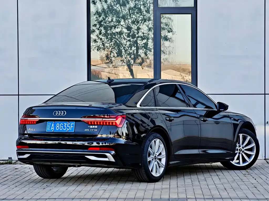 Audi A6L — фото 6
