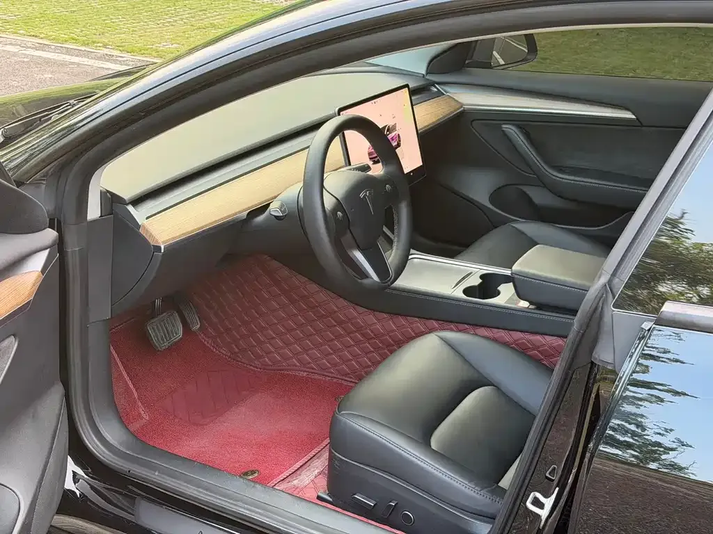 Tesla Model 3 — фото 2
