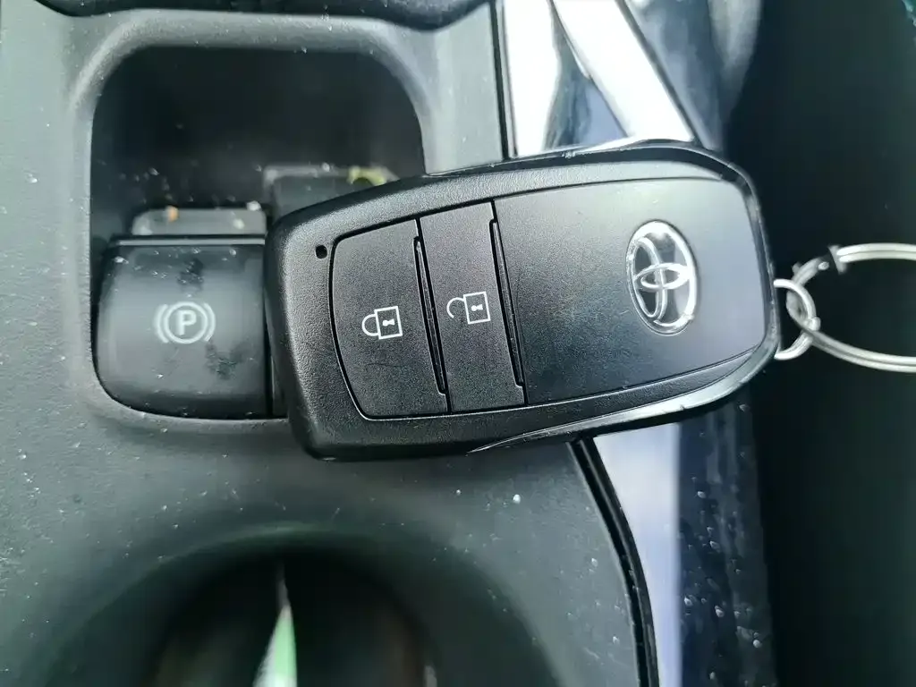 Toyota Corolla Cross — фото 10