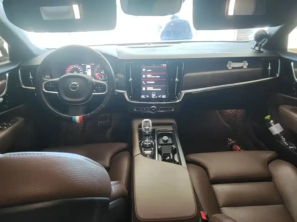 Volvo S90 — фото 4