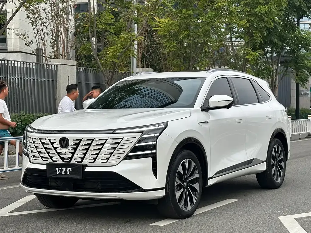 Changan CS75 PLUS — фото 1