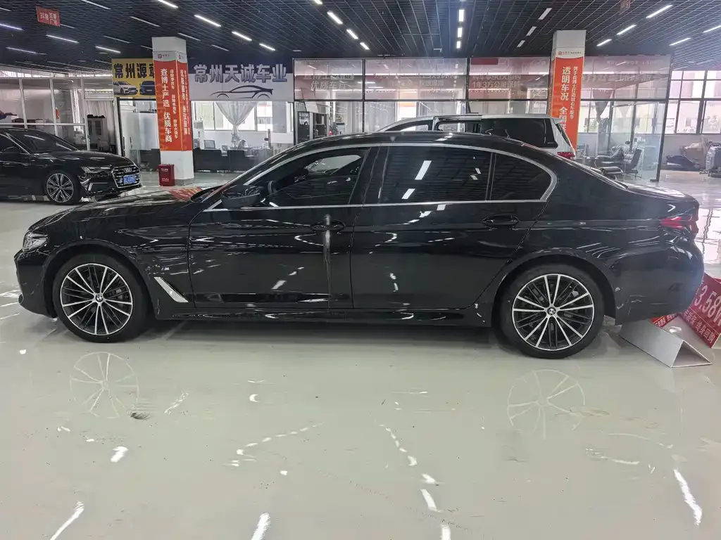 BMW 5 Series — фото 2