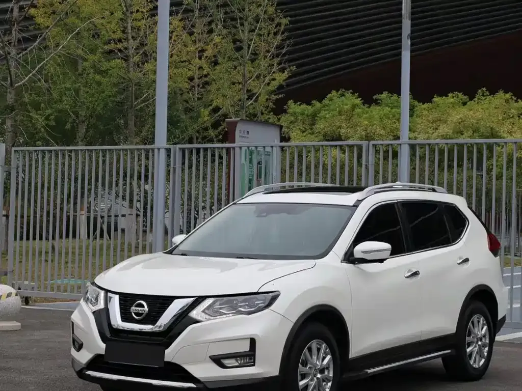 Nissan X-Trail — фото 1