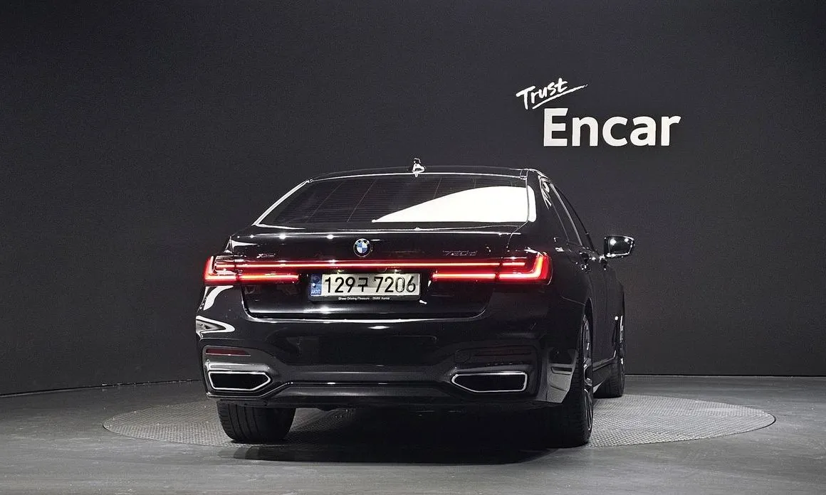 BMW 7-Series — фото 4