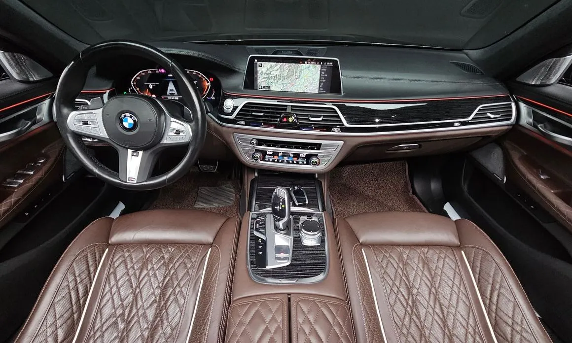 BMW 7-Series — фото 10