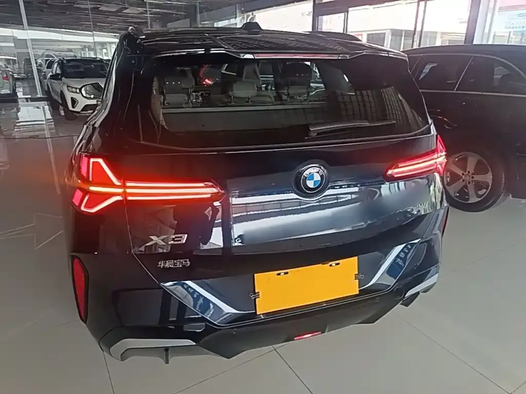 BMW X3 — фото 10