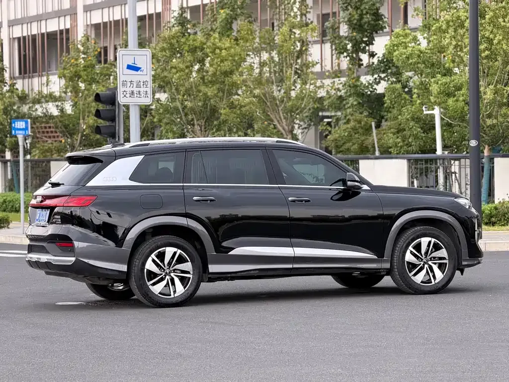 Audi Q6 — фото 10