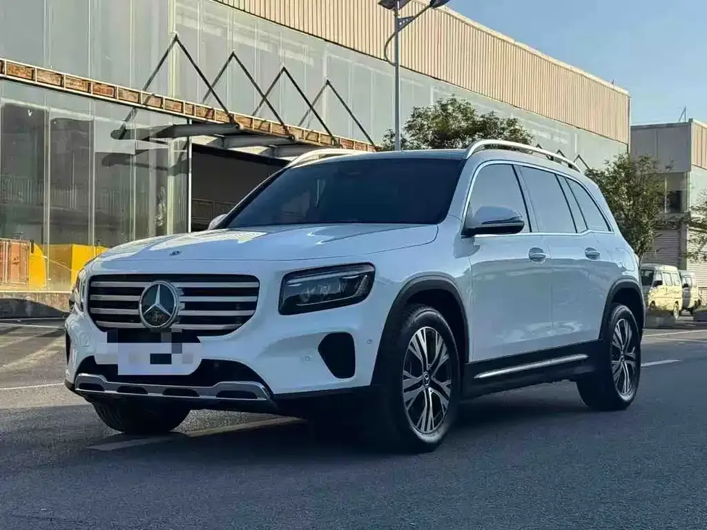 Mercedes-Benz GLB — фото 1