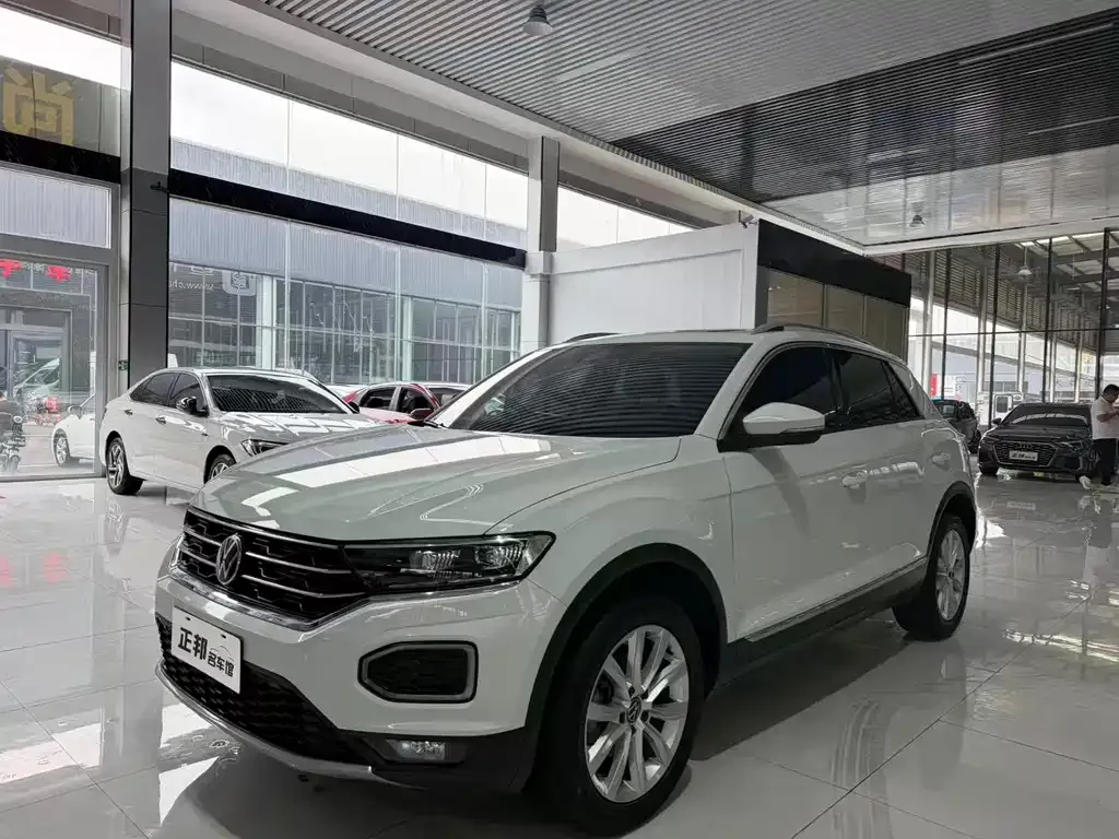 Volkswagen T-Roc — фото 1