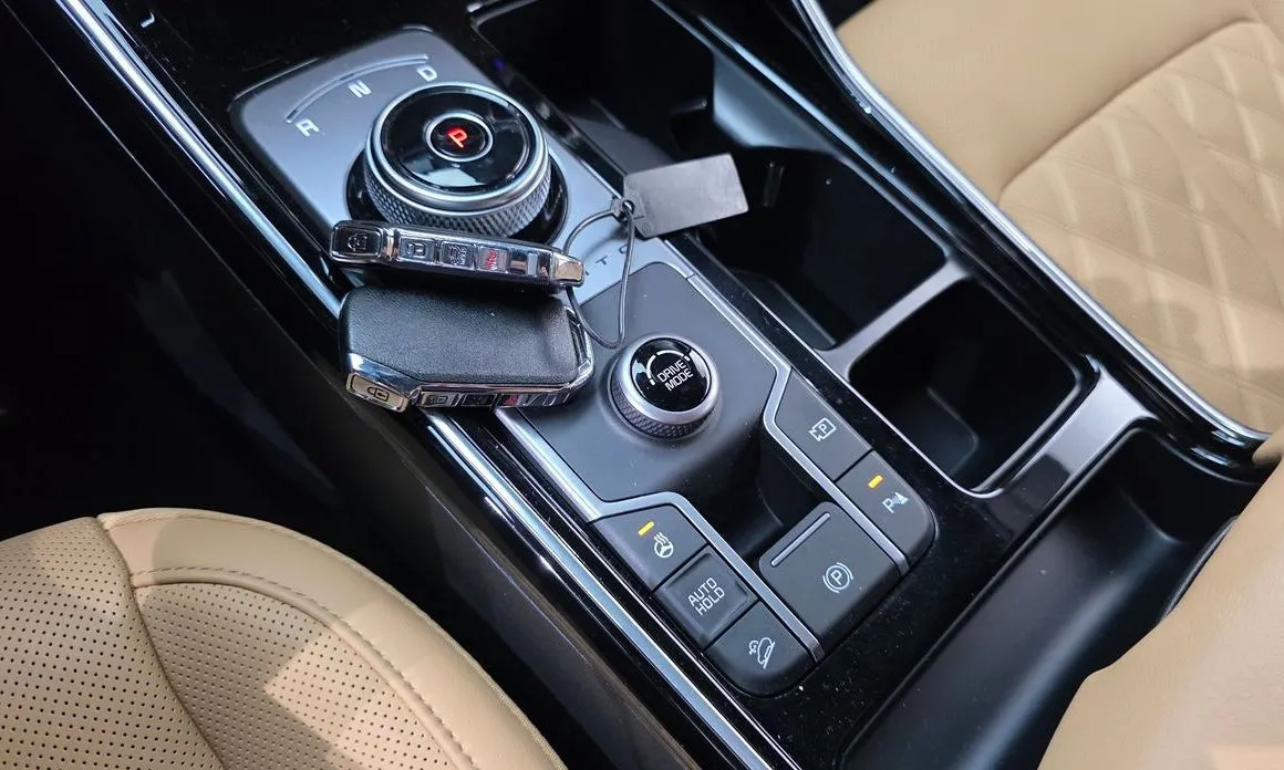 Kia Sorento — фото 9
