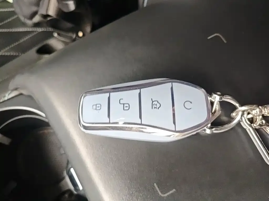 BYD Seal — фото 2