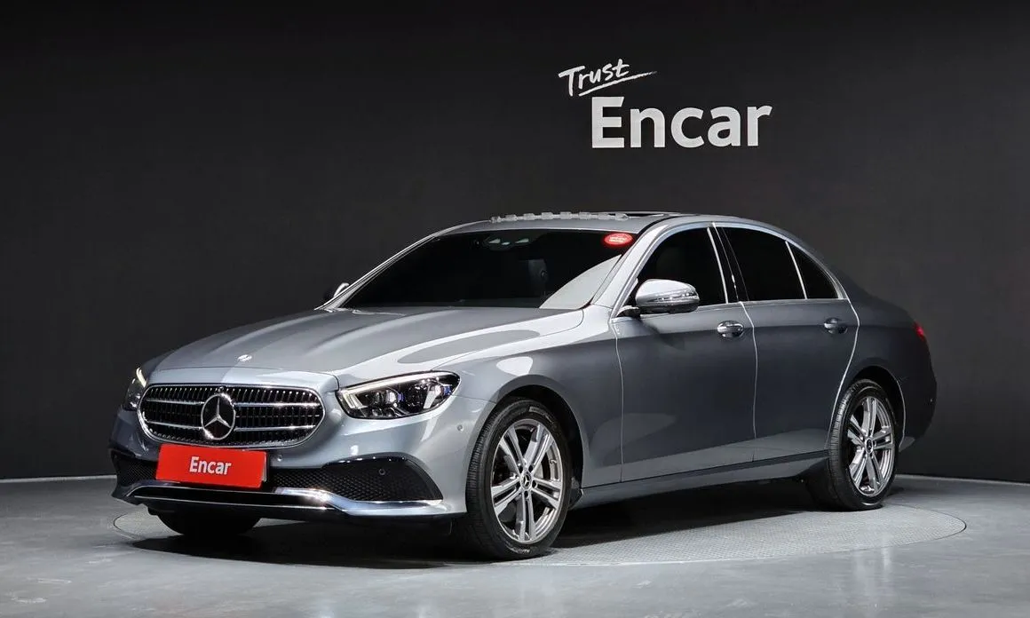 Mercedes-Benz E-Class — фото 1