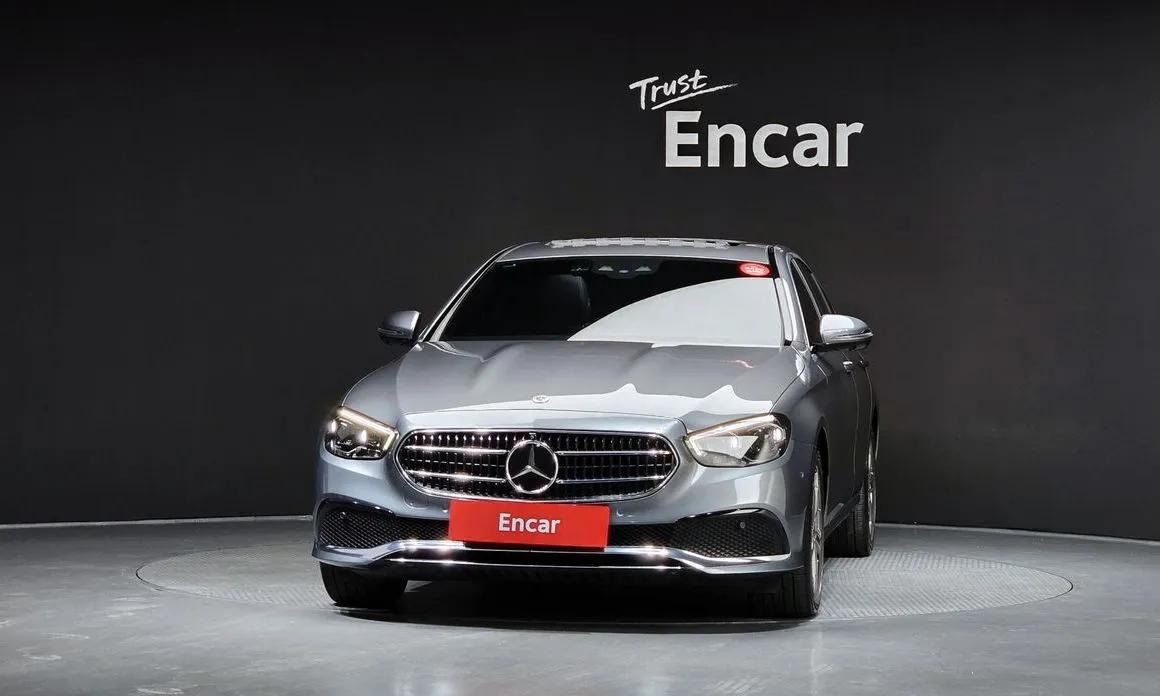Mercedes-Benz E-Class — фото 2