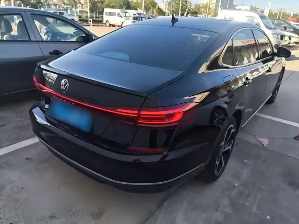 Volkswagen Passat — фото 10