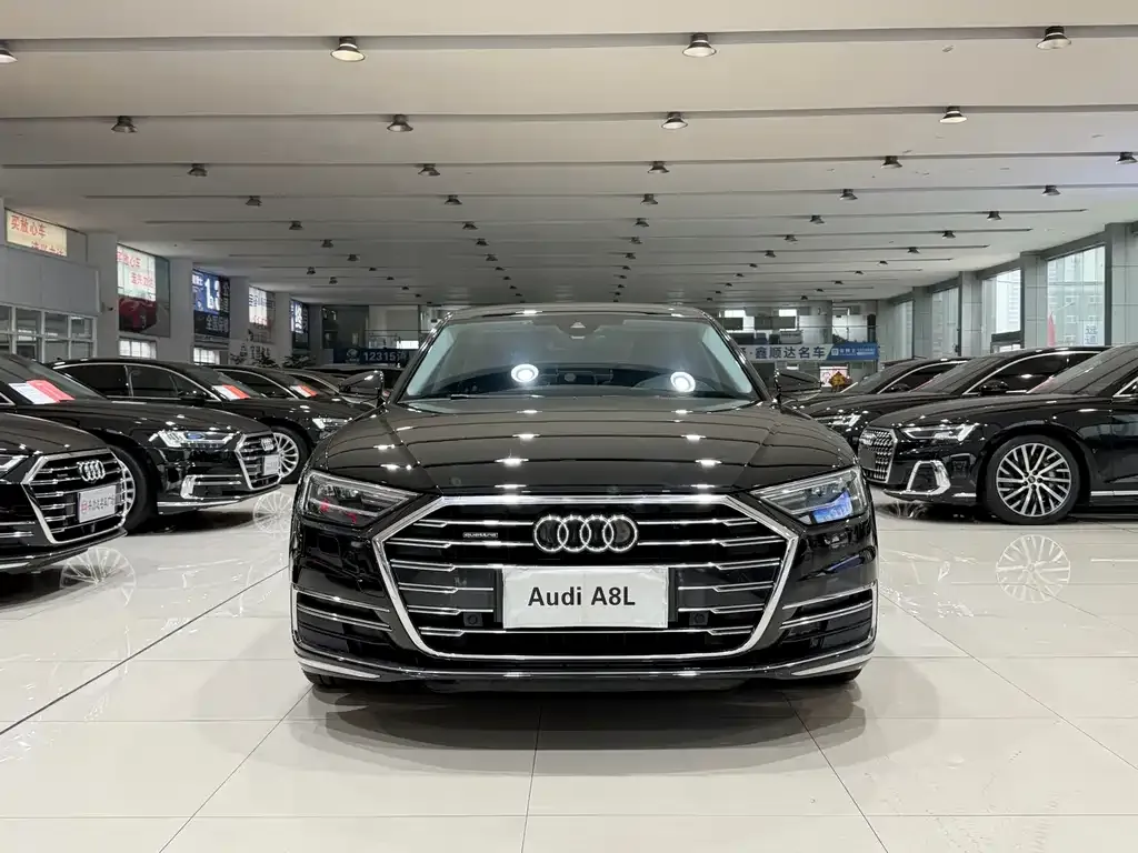 Audi A8 — фото 4