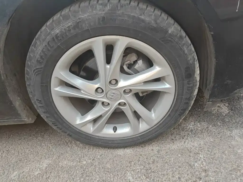 Buick Regal — фото 10